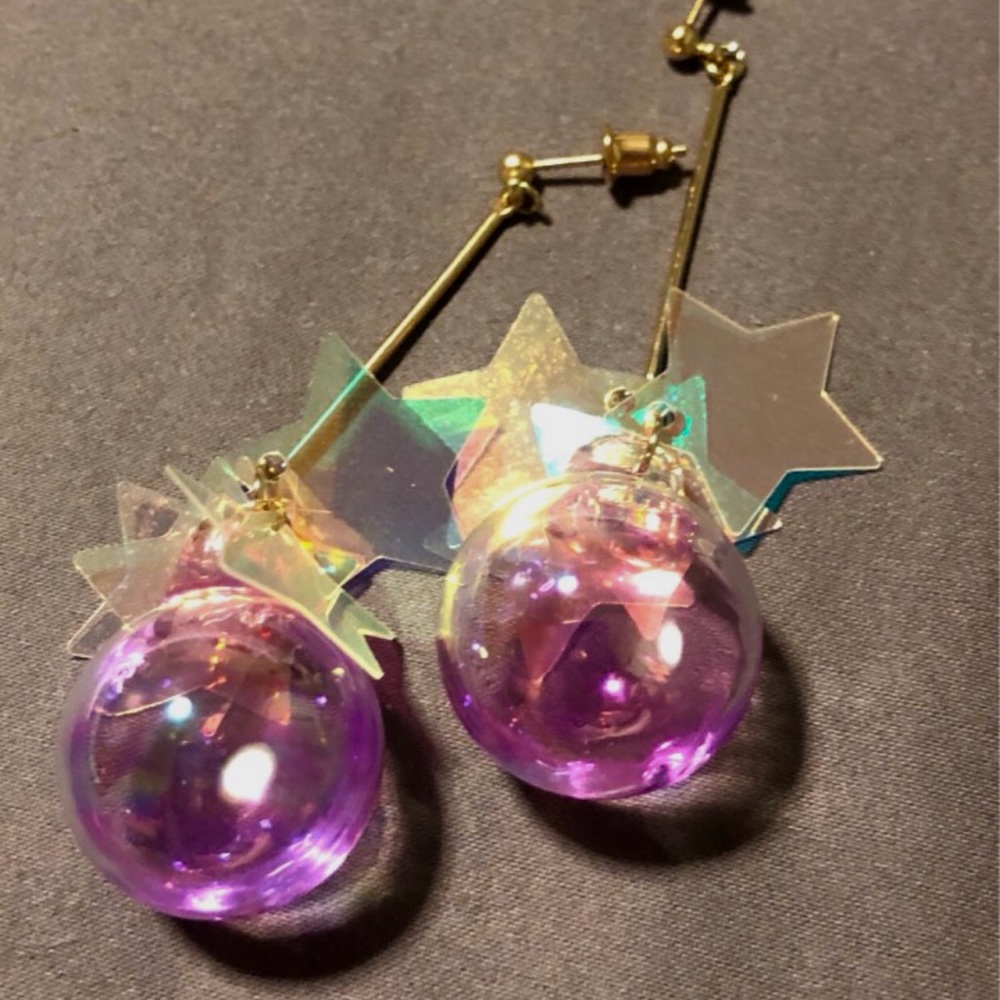 🦋2/$35🦋NWT EARRINGS. "FISH BOWL" dancing liquid - Picture 2 of 4